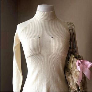 Vintage y2k 50% Wool Turtle Neck Sweater